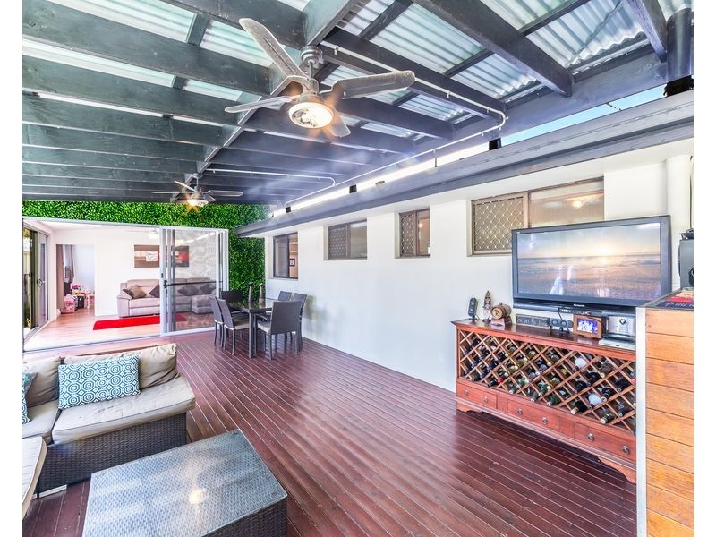 54 Lambros Drive, Benowa QLD 4217