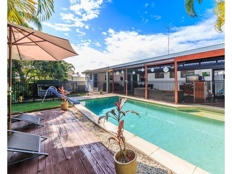 54 Lambros Drive, Benowa QLD 4217