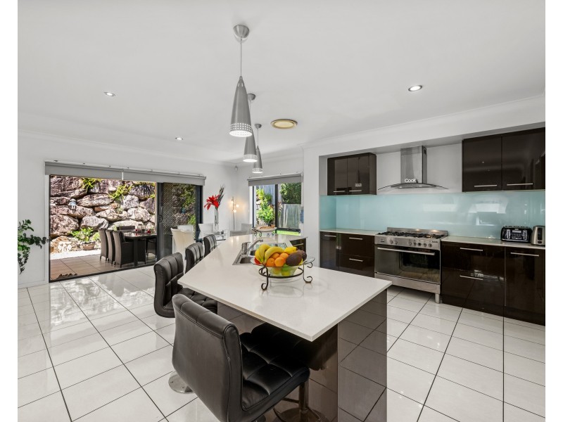 18 Casuarina Drive, Molendinar QLD 4214