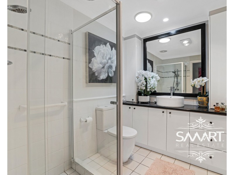 6/100 Cotlew Street East, Southport QLD 4215
