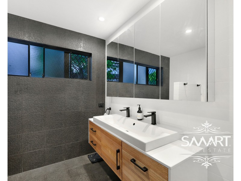 3 Jimmieson Avenue, Labrador QLD 4215