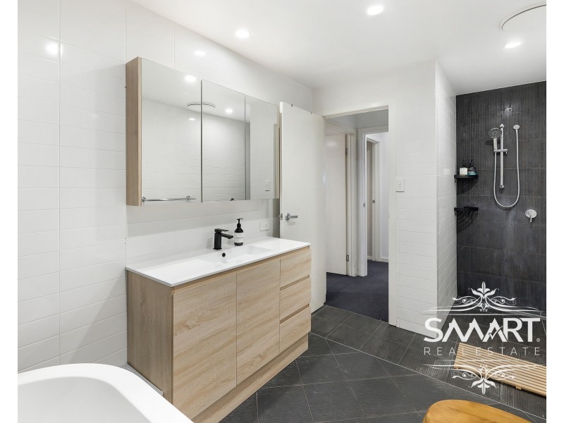 3 Jimmieson Avenue, Labrador QLD 4215