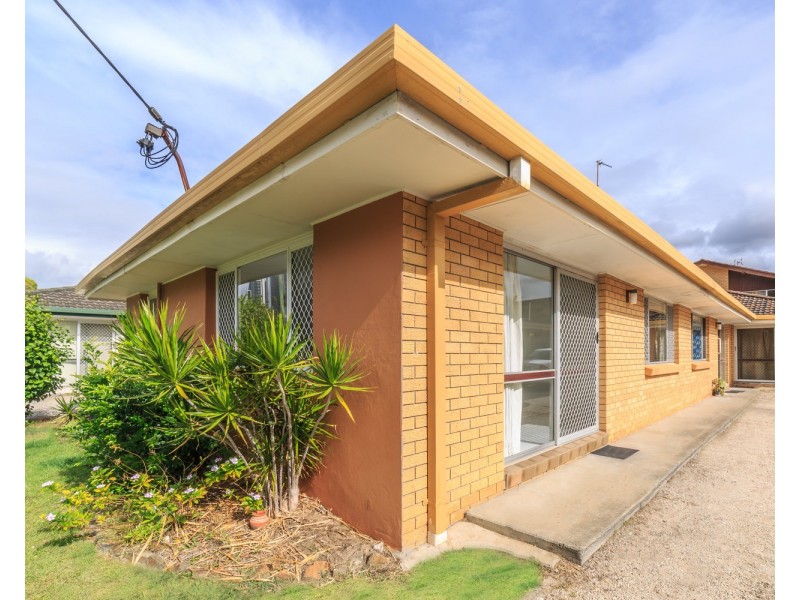 1/20 Parneno Street, Chevron Island QLD 4217