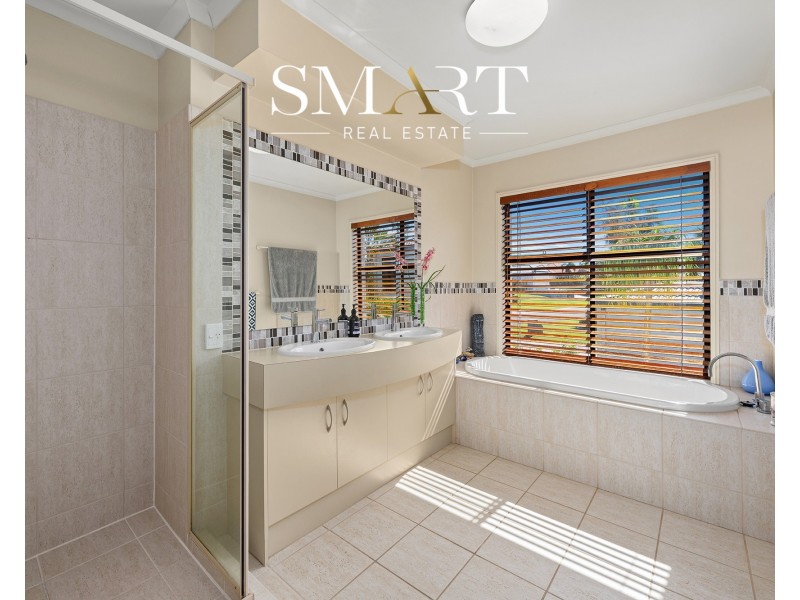 2 Adeliza Court, Arundel QLD 4214