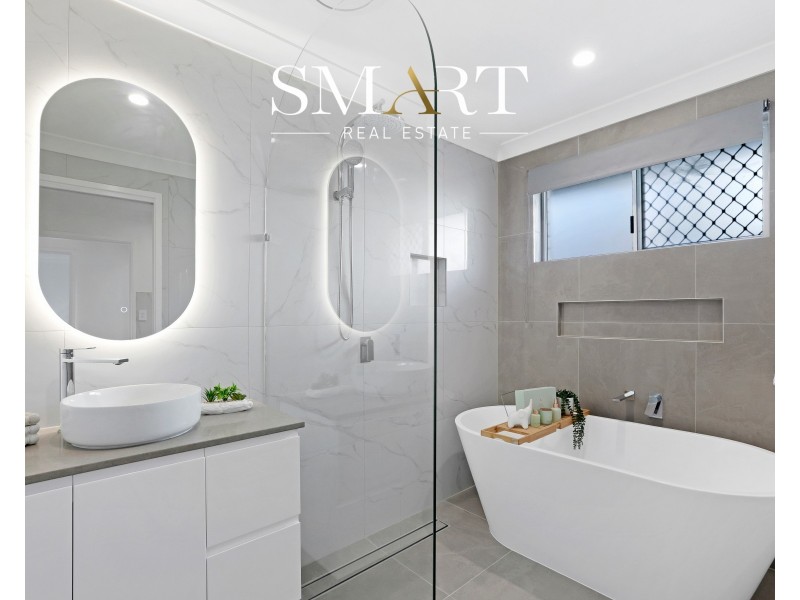 2/134 Oxley Drive, Paradise Point QLD 4216