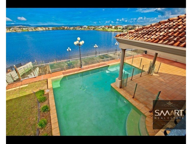 121 Edinburgh Road, Benowa Waters QLD 4217