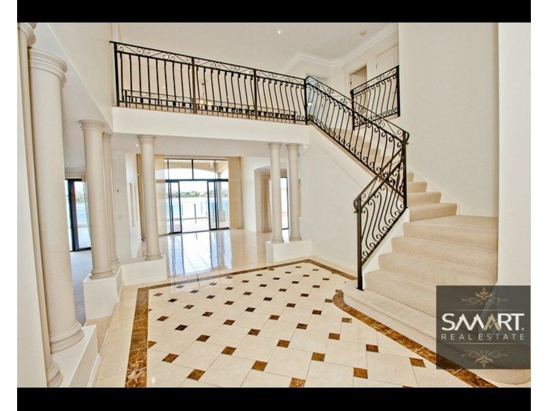 121 Edinburgh Road, Benowa Waters QLD 4217