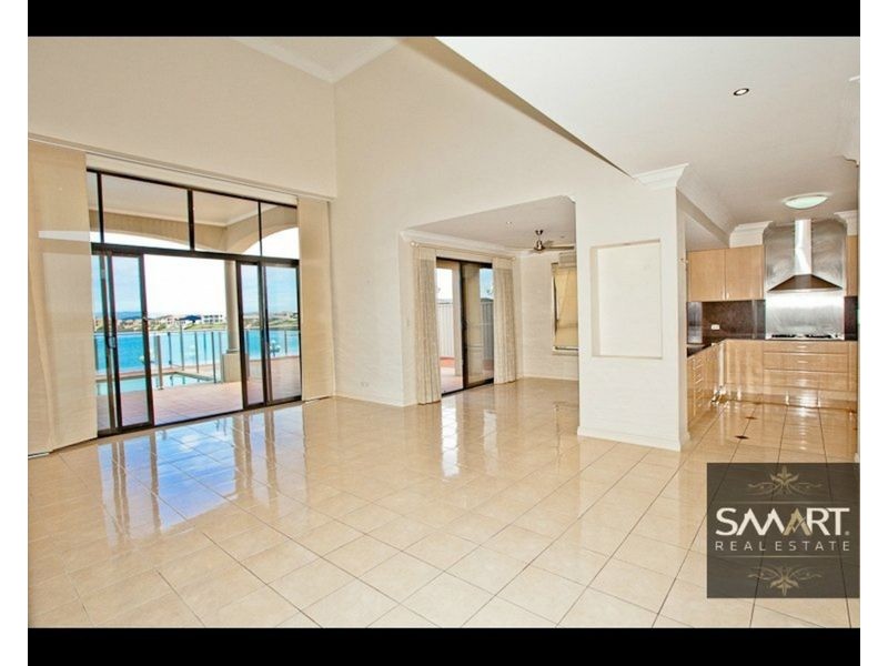 121 Edinburgh Road, Benowa Waters QLD 4217