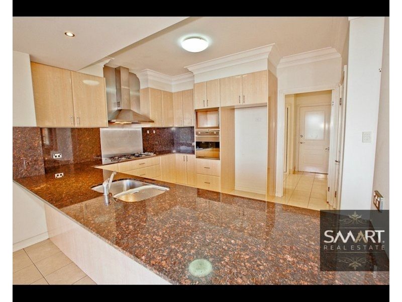 121 Edinburgh Road, Benowa Waters QLD 4217