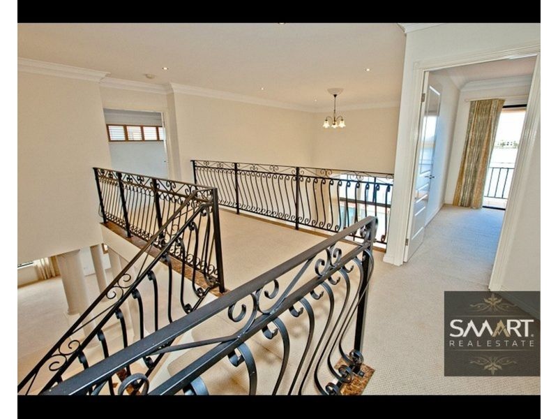 121 Edinburgh Road, Benowa Waters QLD 4217