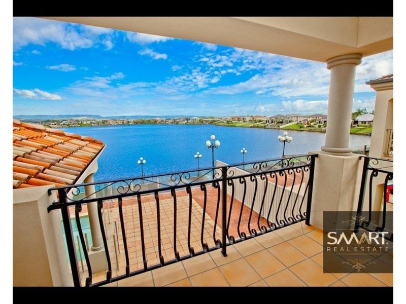 121 Edinburgh Road, Benowa Waters QLD 4217