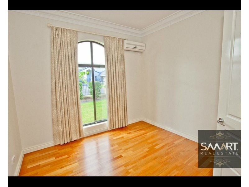 121 Edinburgh Road, Benowa Waters QLD 4217