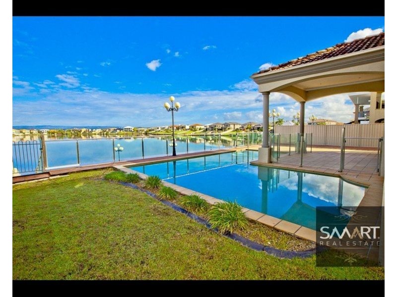 121 Edinburgh Road, Benowa Waters QLD 4217