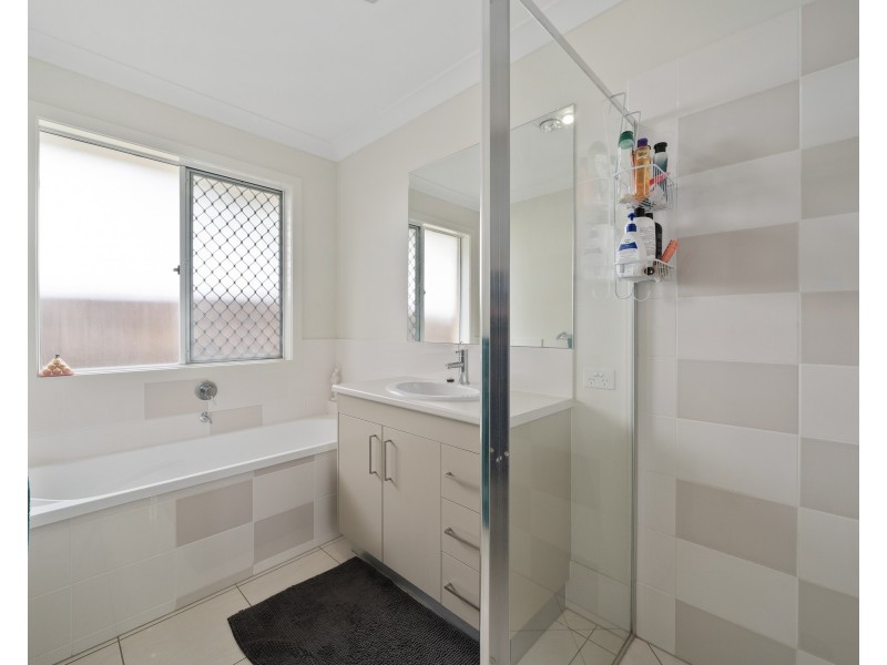 80 Parkview Parade, Ripley QLD 4306