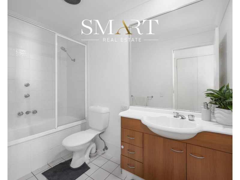 69/24 Amsonia Court, Arundel QLD 4214