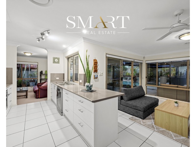 40 Desert Falls Crescent, Parkwood QLD 4214