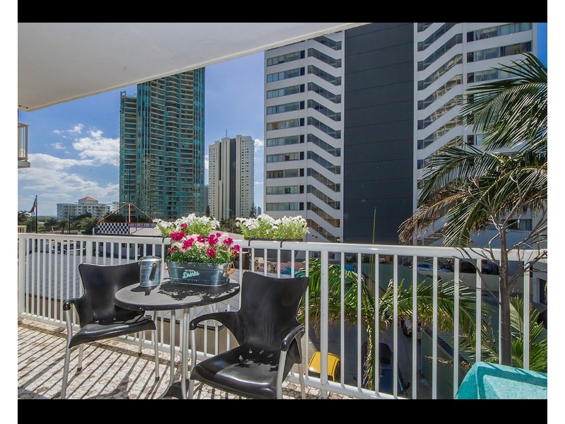 12/120 The Esplanade, Surfers Paradise QLD 4217