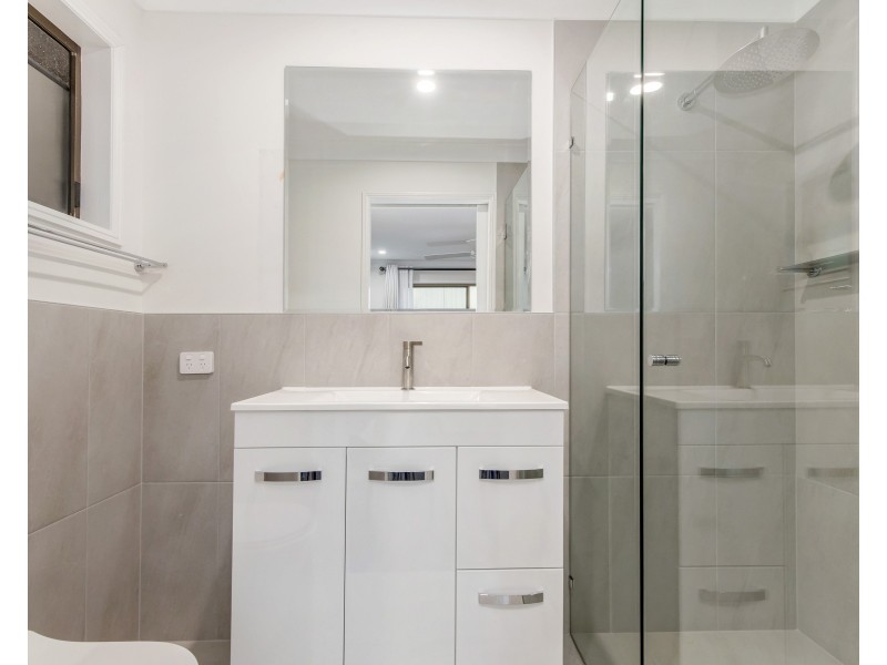 3 Ashburton Close, Arundel QLD 4214