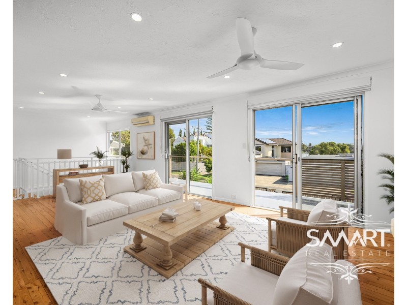 8 Valencia Avenue, Isle Of Capri QLD 4217