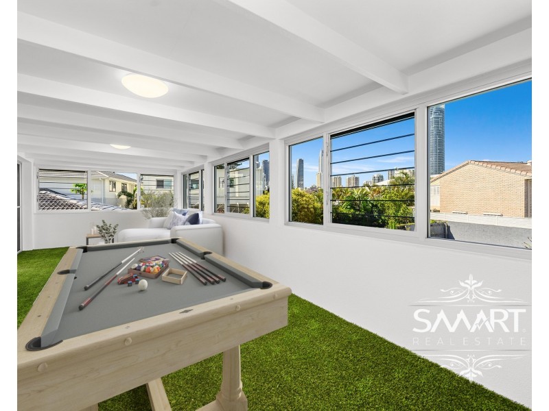 8 Valencia Avenue, Isle Of Capri QLD 4217