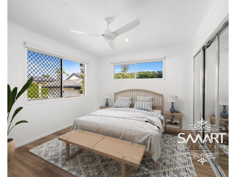 8 Valencia Avenue, Isle Of Capri QLD 4217