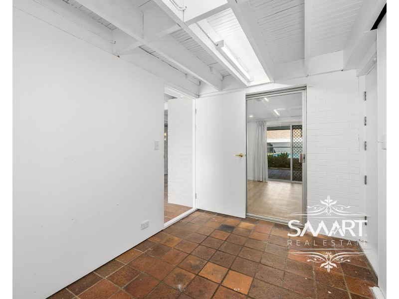 8 Valencia Avenue, Isle Of Capri QLD 4217