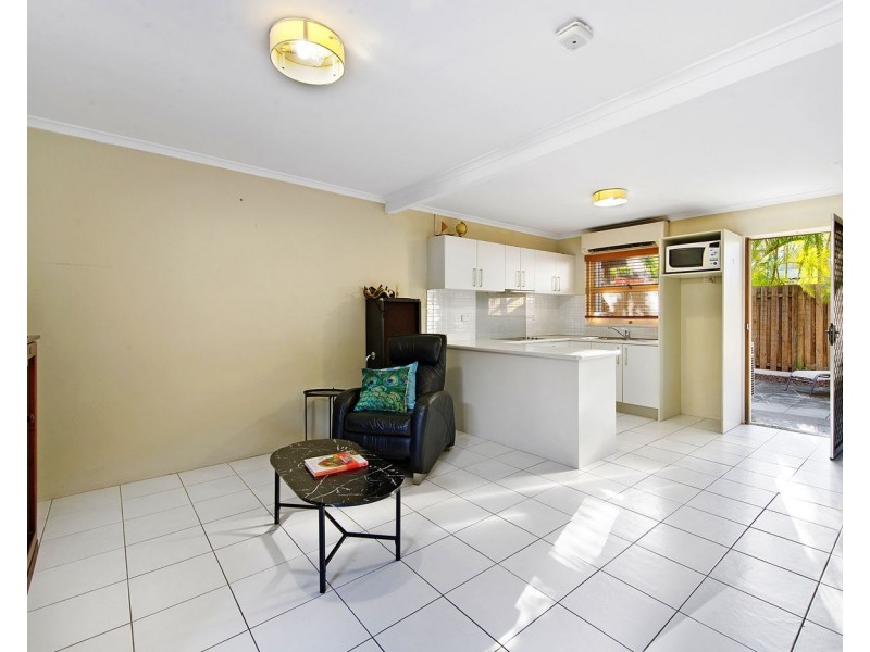 6/10 Stanhill Drive, Chevron Island QLD 4217