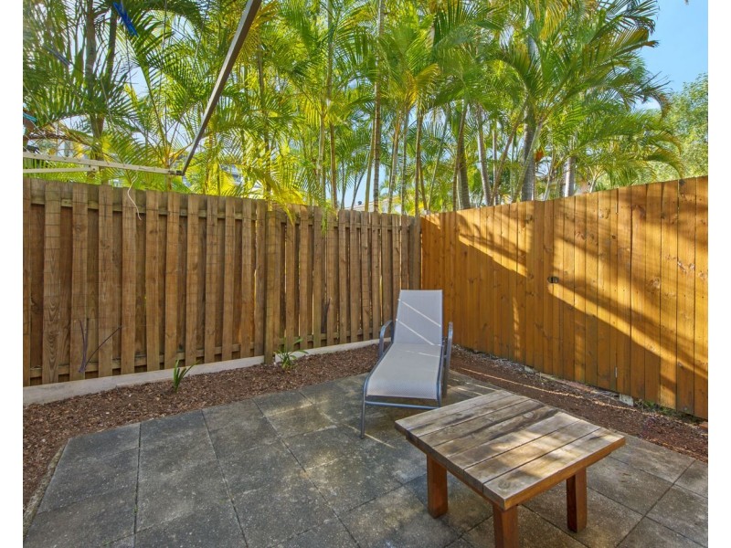 6/10 Stanhill Drive, Chevron Island QLD 4217