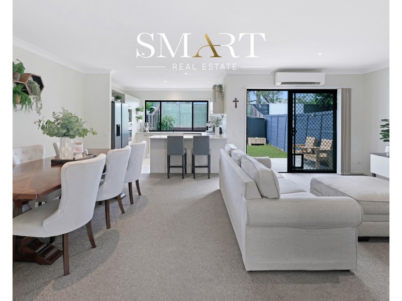 2/2 Catalina Way, Upper Coomera QLD 4209