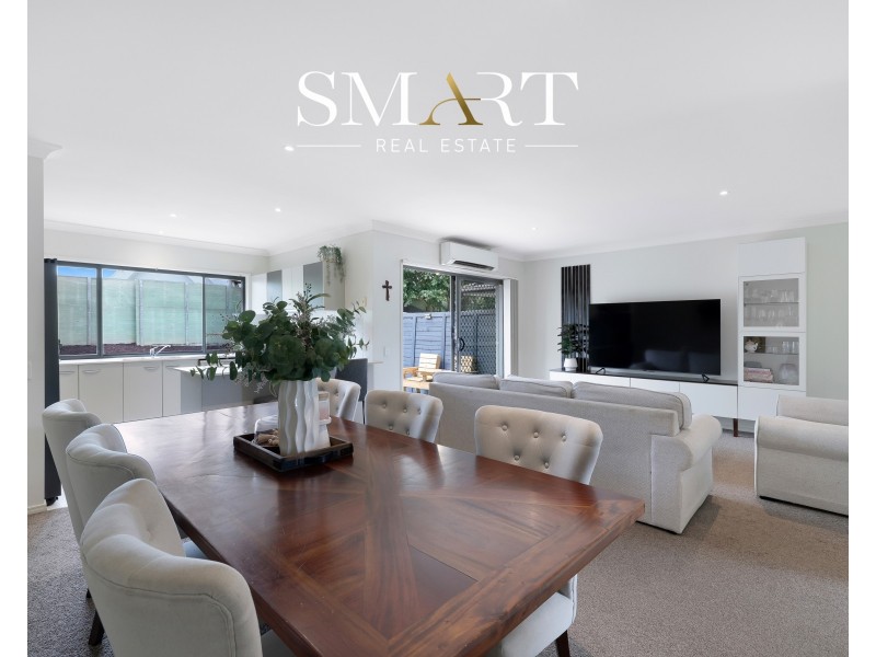 2/2 Catalina Way, Upper Coomera QLD 4209
