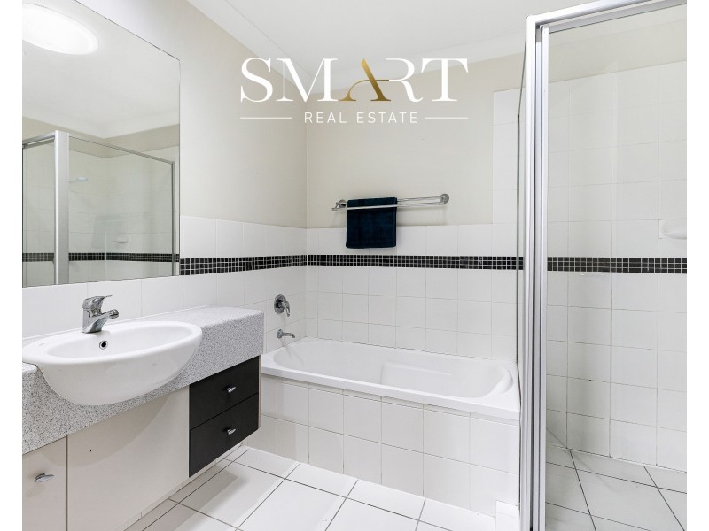 2/2 Catalina Way, Upper Coomera QLD 4209