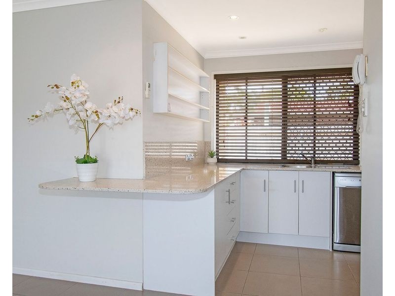 1/12 Callistemon Court, Arundel QLD 4214