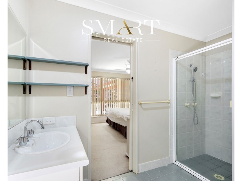 16 Paddington Drive, Carrara QLD 4211