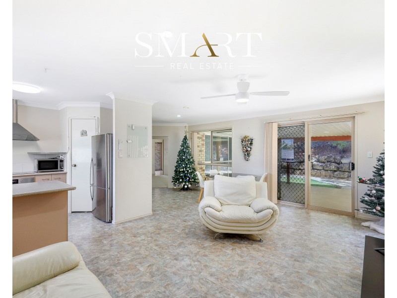 16 Paddington Drive, Carrara QLD 4211