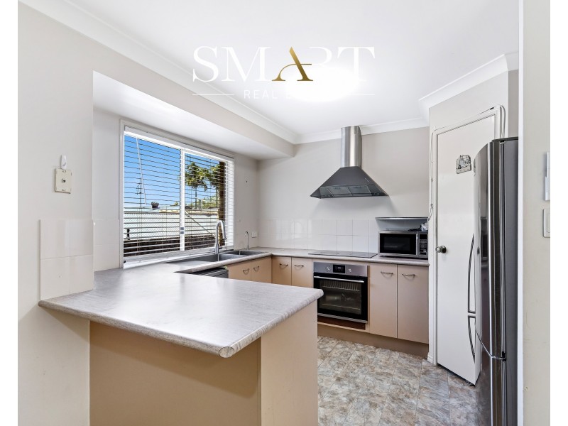 16 Paddington Drive, Carrara QLD 4211