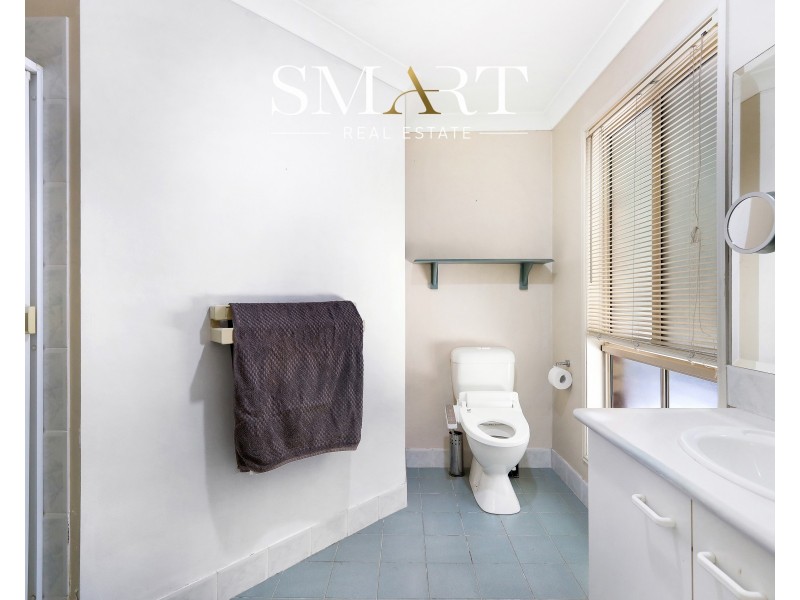 16 Paddington Drive, Carrara QLD 4211