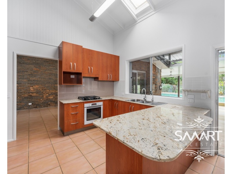 7 Tambourah Drive, Benowa QLD 4217