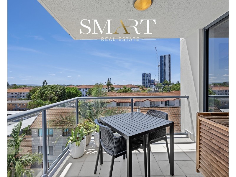 17/136 Marine Parade, Southport QLD 4215