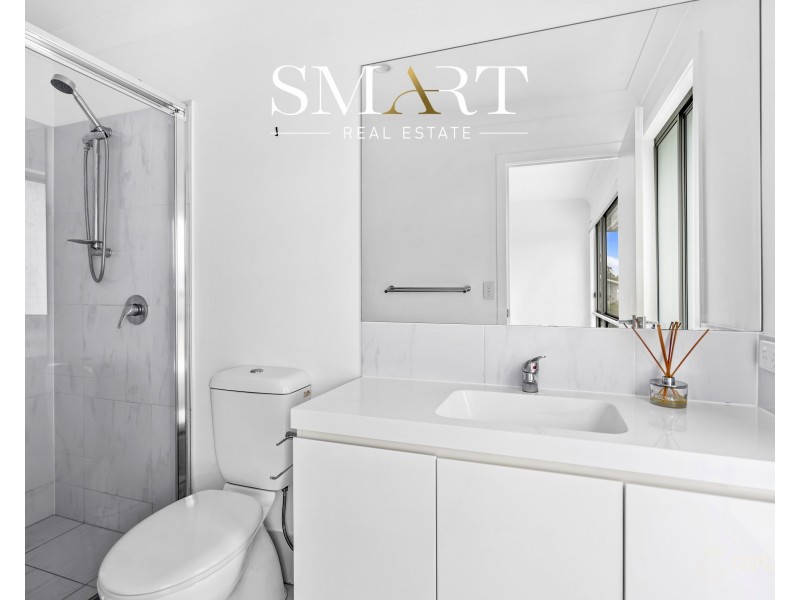 4/9 Bottle Brush Circuit, Coomera QLD 4209