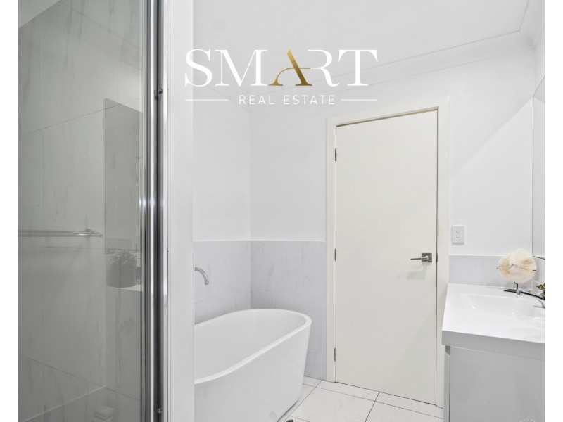 4/9 Bottle Brush Circuit, Coomera QLD 4209