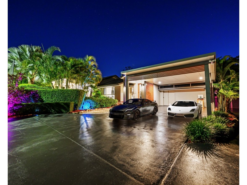 4 Riverdowns Crescent, Helensvale QLD 4212