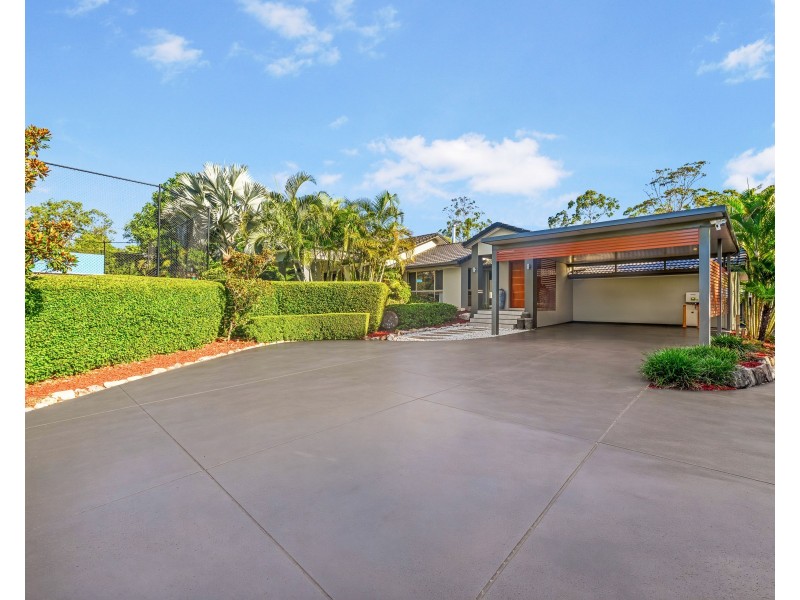 4 Riverdowns Crescent, Helensvale QLD 4212