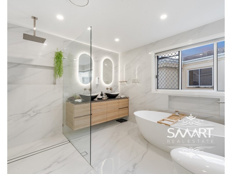 7 The Lido, Isle Of Capri QLD 4217