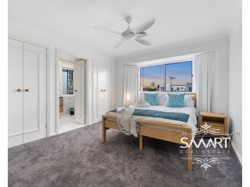 7 The Lido, Isle Of Capri QLD 4217