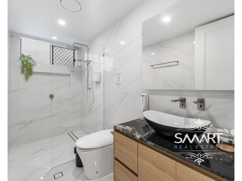 7 The Lido, Isle Of Capri QLD 4217