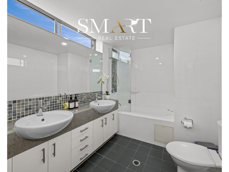 17/136 Marine Parade, Southport QLD 4215