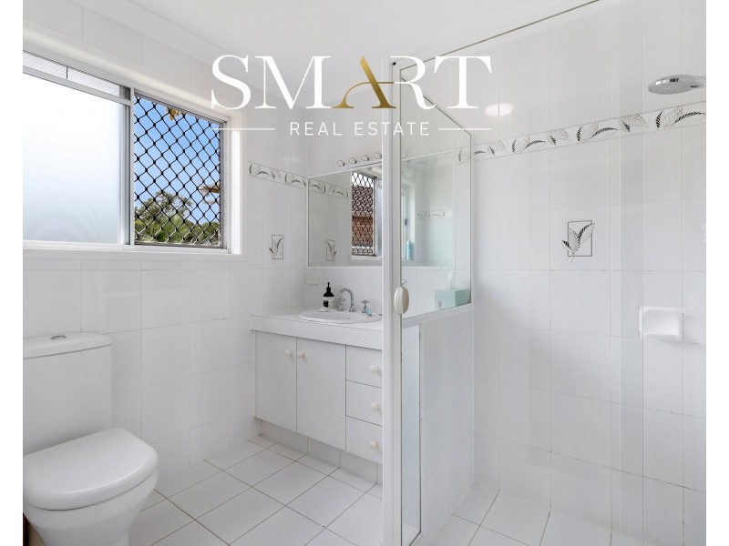 10 Putter Place, Arundel QLD 4214