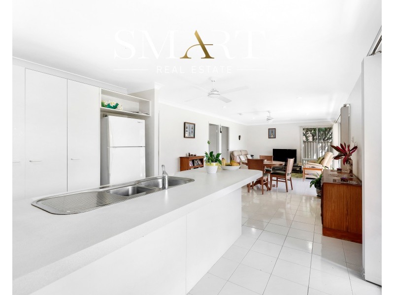 10 Putter Place, Arundel QLD 4214