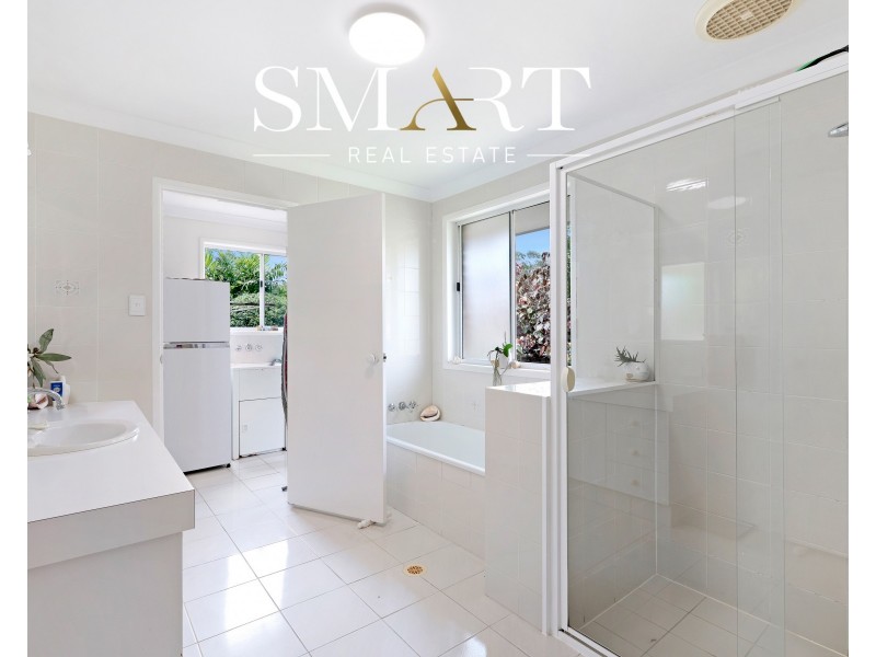 10 Putter Place, Arundel QLD 4214