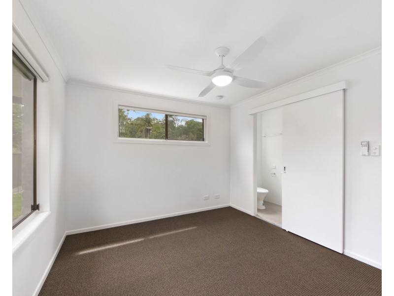 33 Bosun Parade, Ashmore QLD 4214